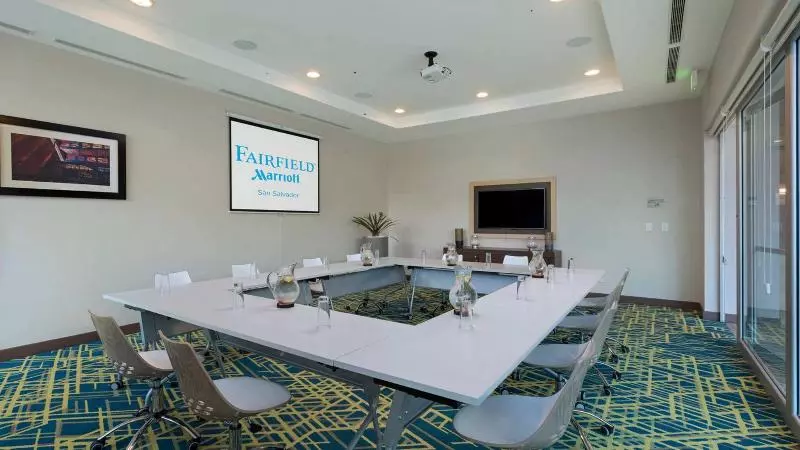 ホテル Fairfield By Marriott San Salvador
