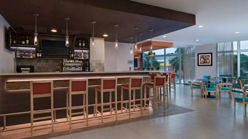 ホテル Fairfield By Marriott San Salvador