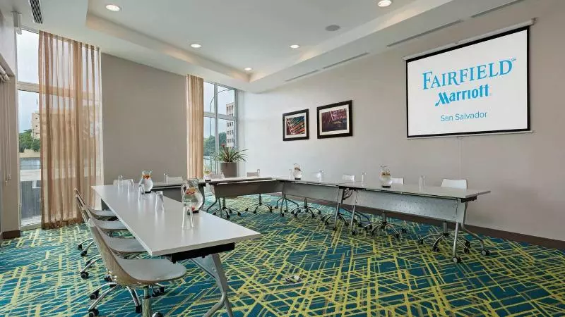 ホテル Fairfield By Marriott San Salvador
