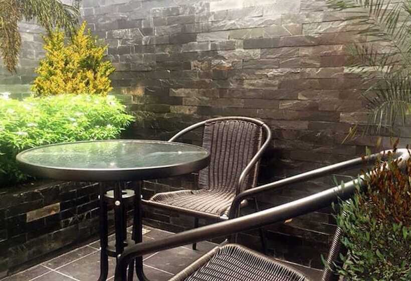 ホテル Limelight Village