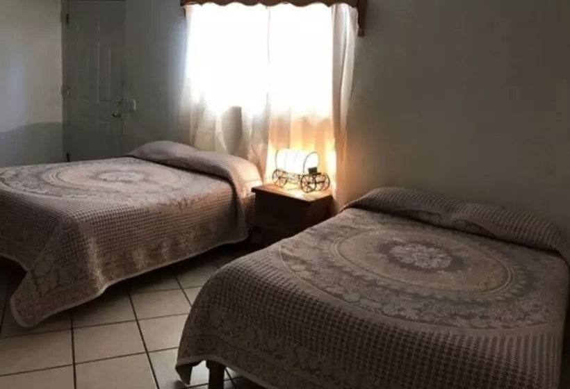 Hotelli Puesta Del Sol