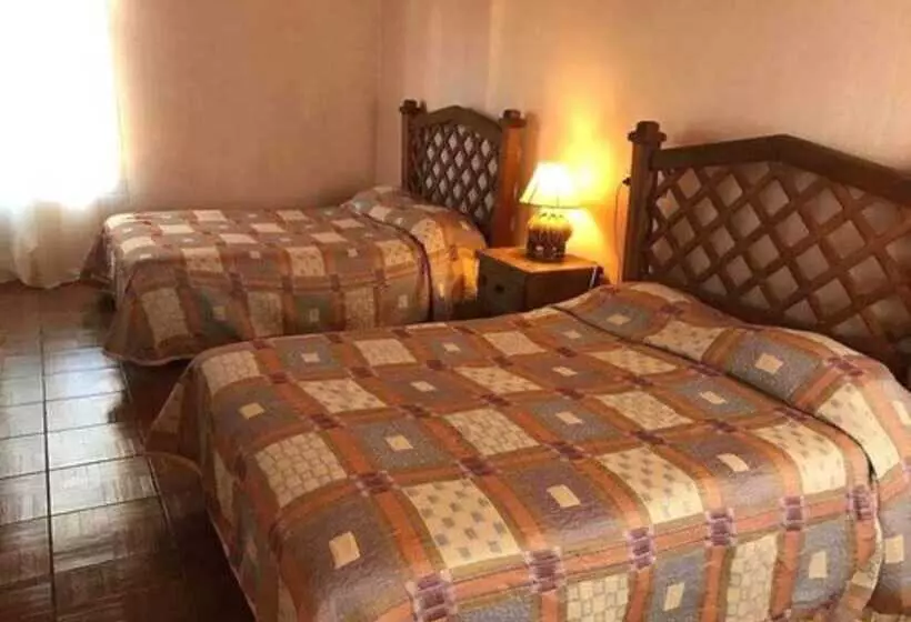 Hotelli Puesta Del Sol