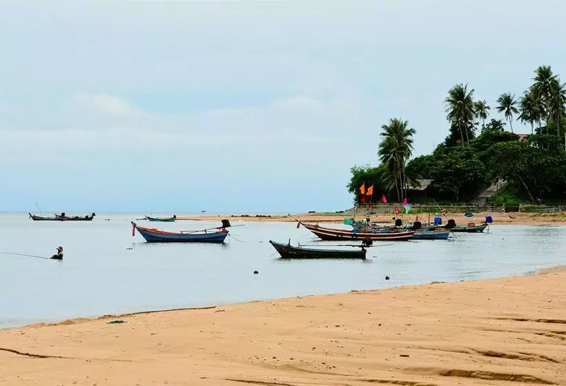 ホテル Sananwan Beach B&b