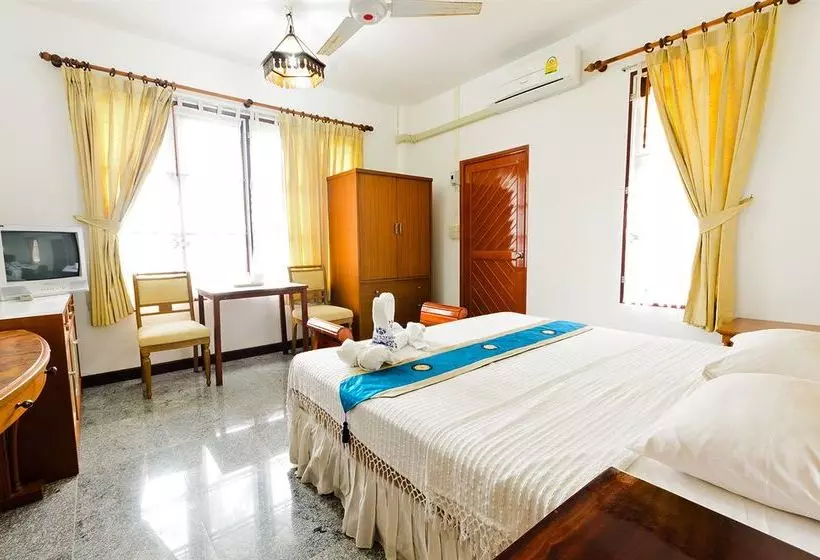 ホテル Sananwan Beach B&b