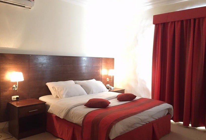 هتل Petra By Night