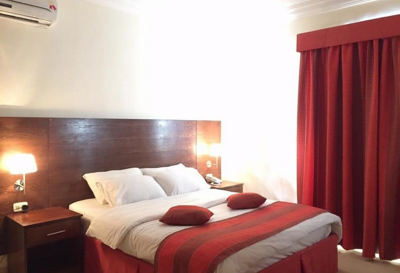 هتل Petra By Night