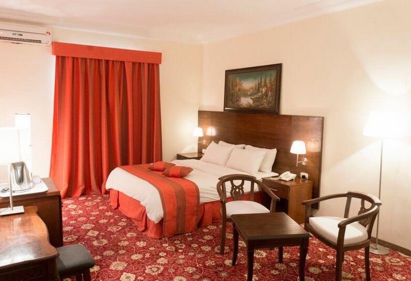 هتل Petra By Night