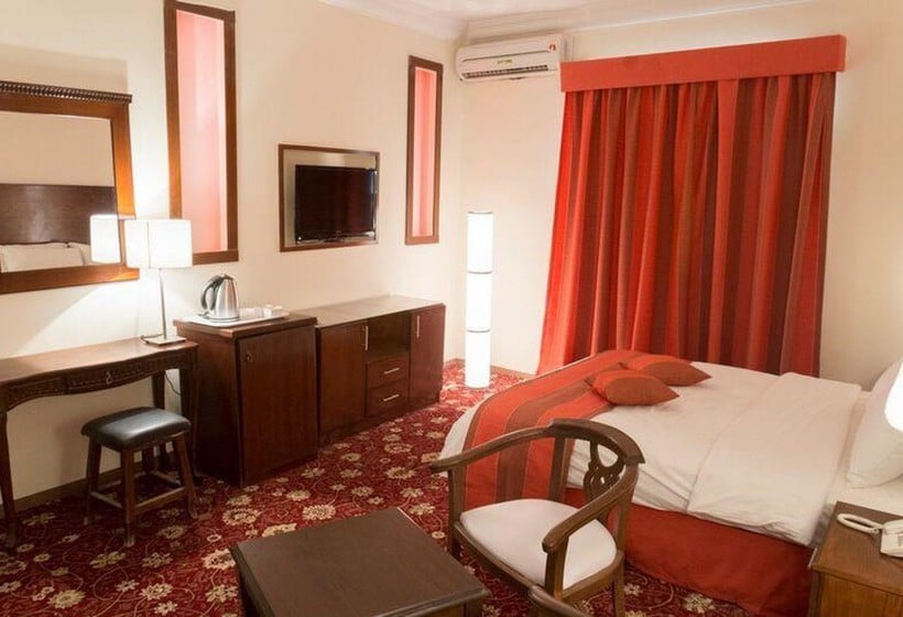 هتل Petra By Night