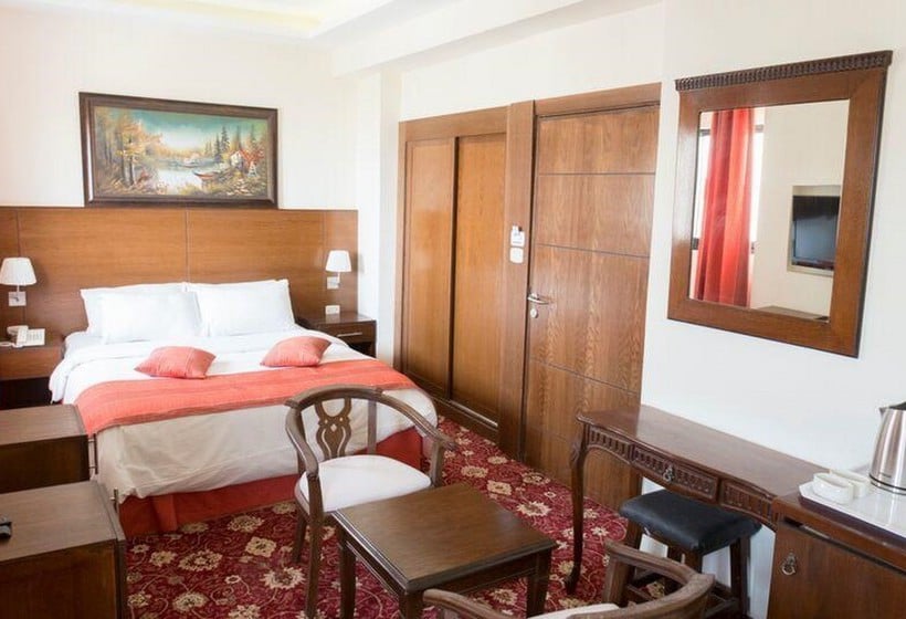 هتل Petra By Night