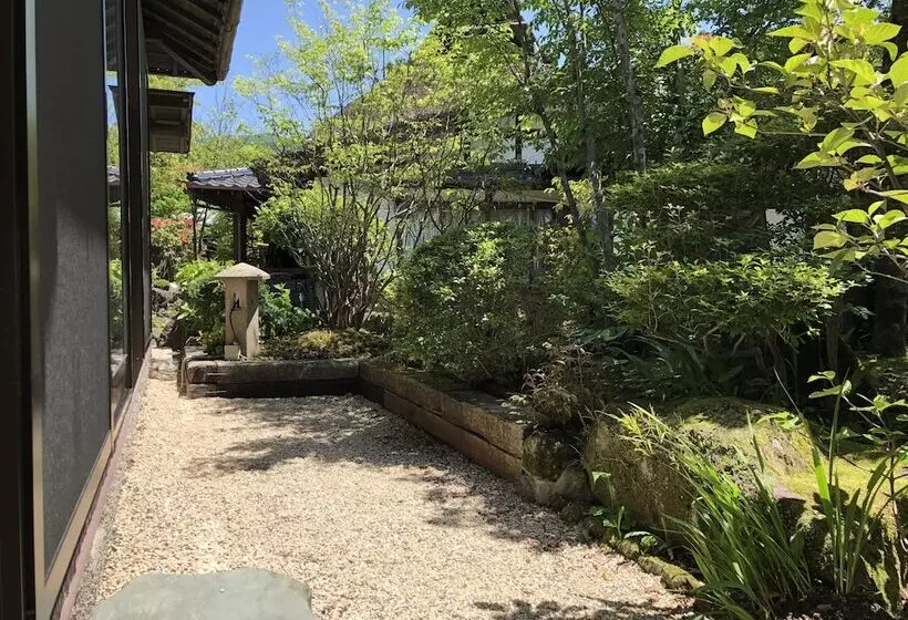 旅館 Makibanoie