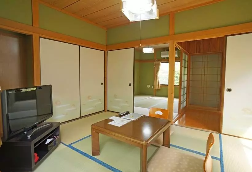 旅館 Makibanoie