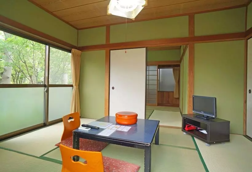 旅館 Makibanoie