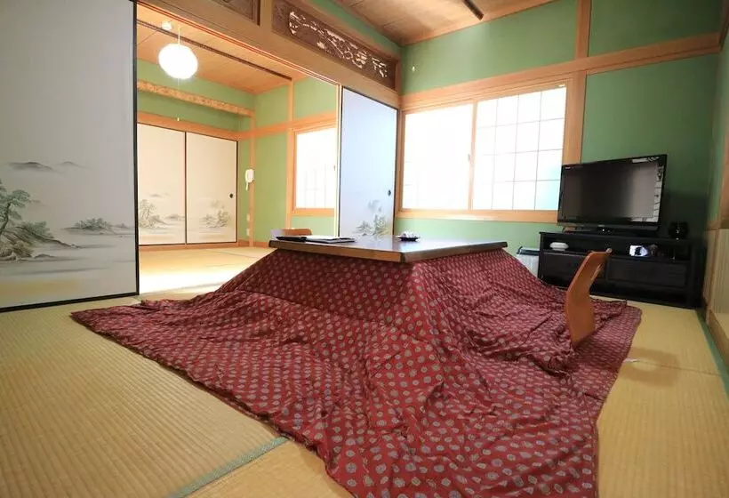 旅館 Makibanoie