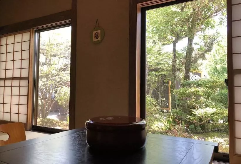 旅館 Makibanoie