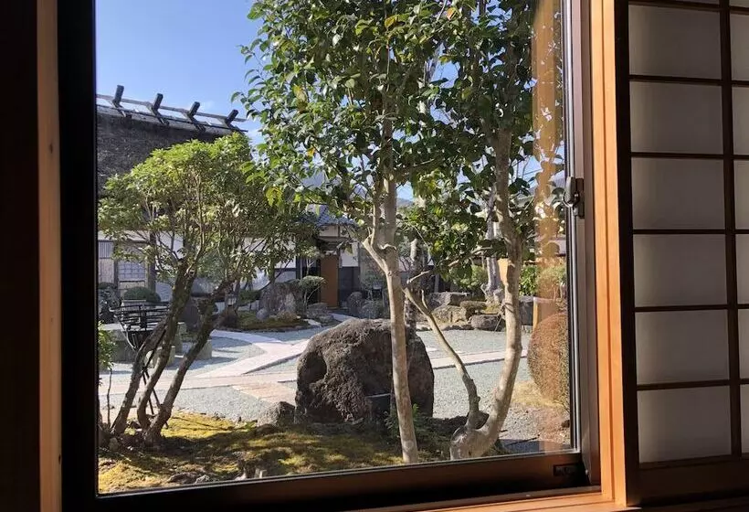 旅館 Makibanoie