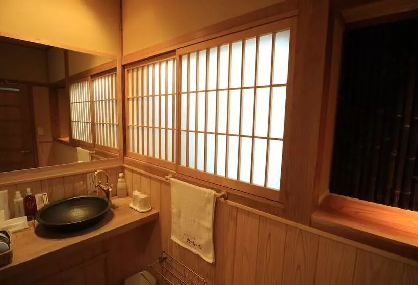 旅館 Makibanoie