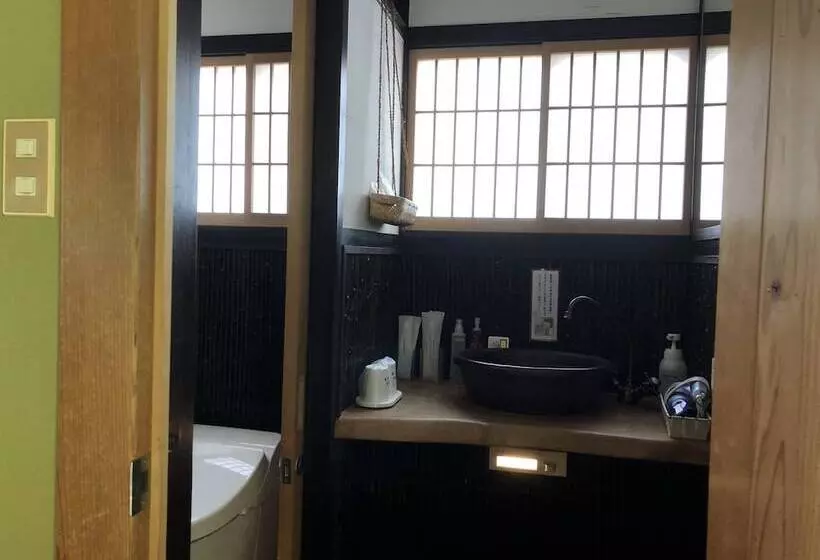 旅館 Makibanoie