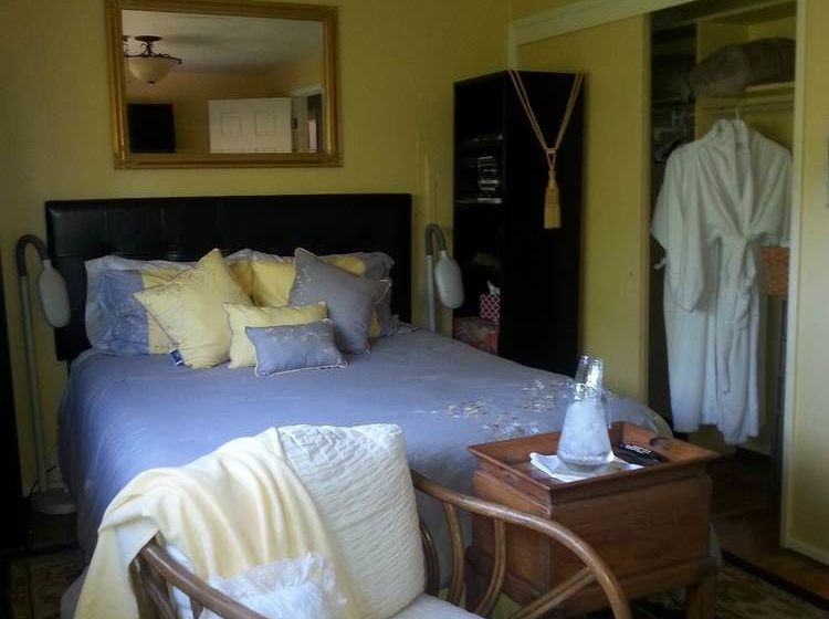 Secret Garden Bed & Breakfast