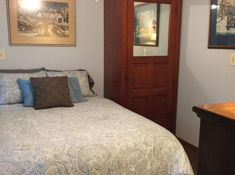 Shady Acres Bed And Breakfast