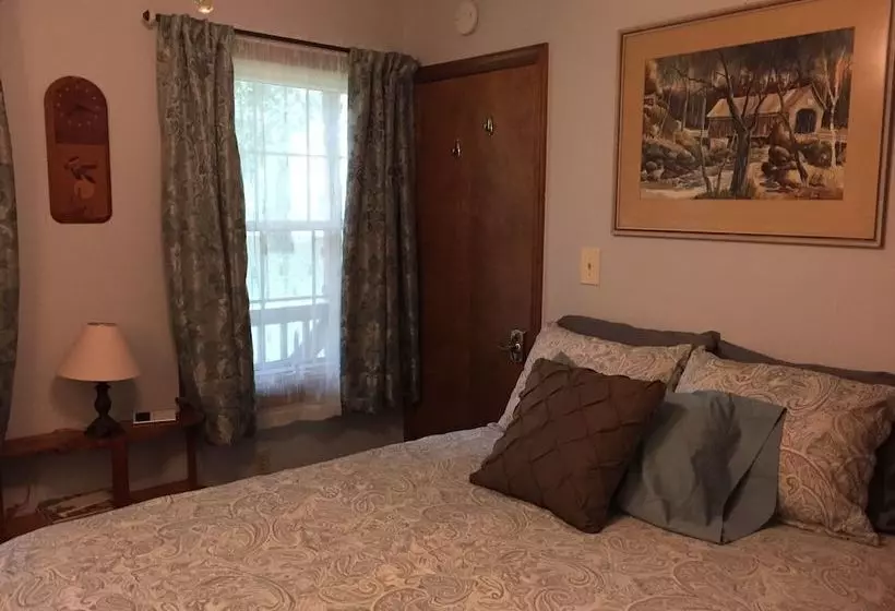 Shady Acres Bed And Breakfast