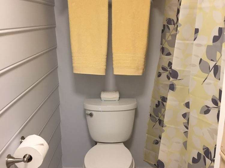 Shady Acres Bed And Breakfast