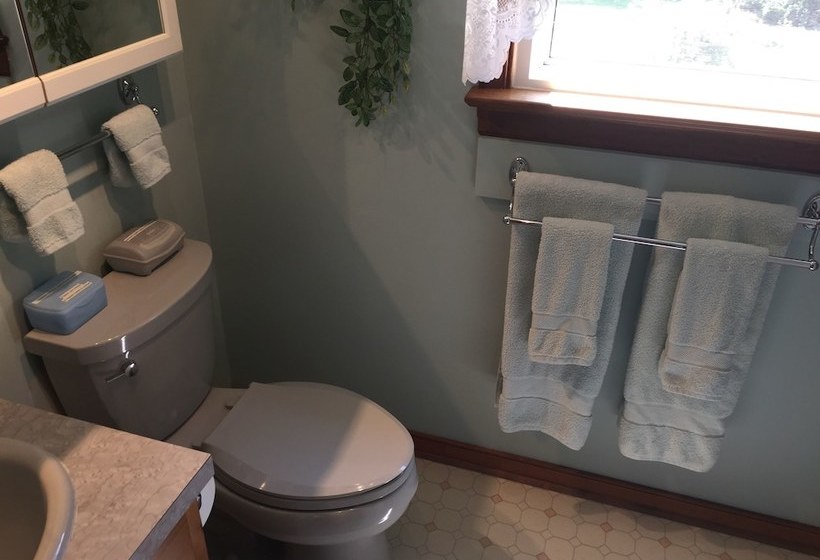 Shady Acres Bed And Breakfast