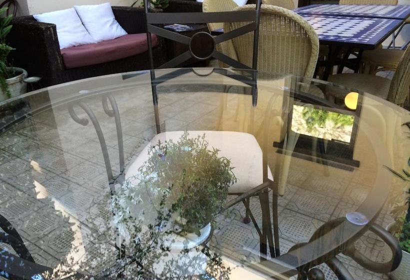 فندق B&b Bon Ton