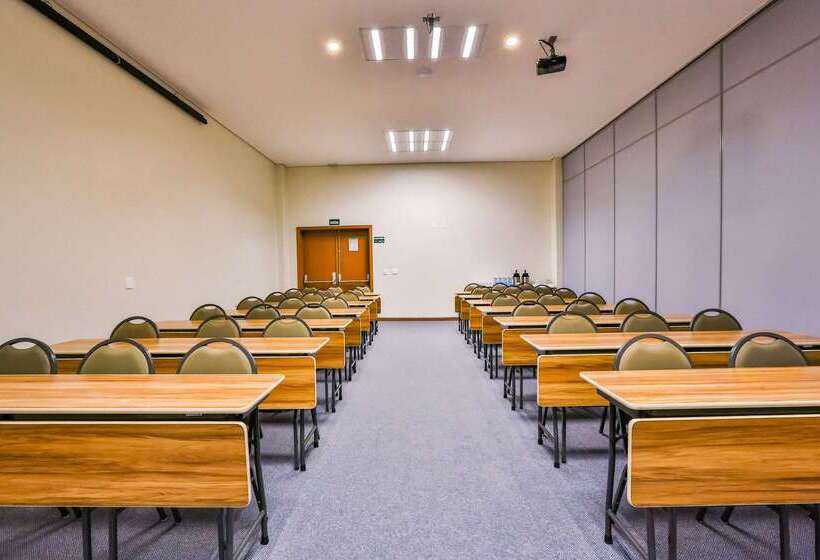 Отель Comfort Mogi Guaçu