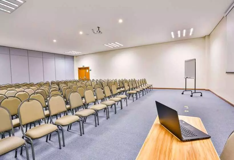 ホテル Comfort Mogi Guaçu