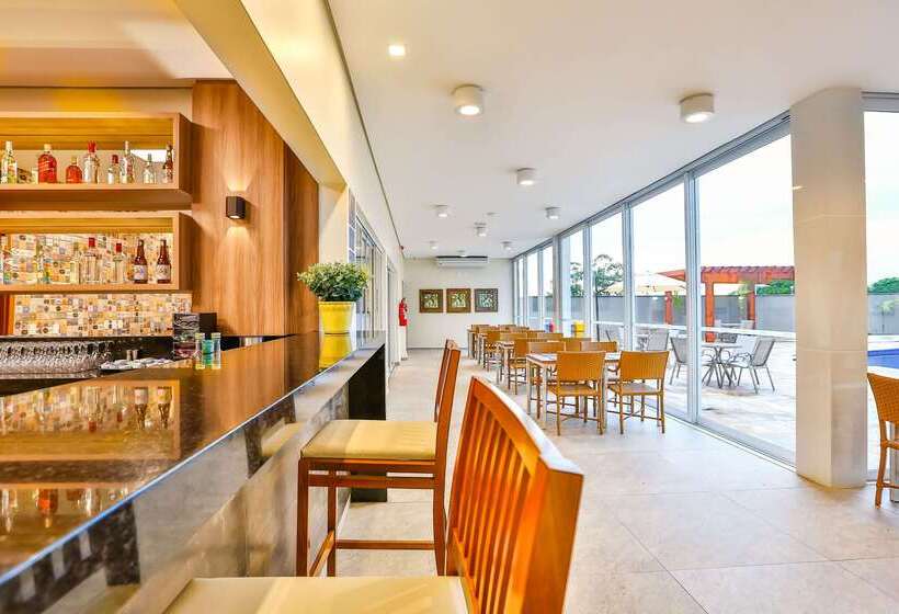 Отель Comfort Mogi Guaçu