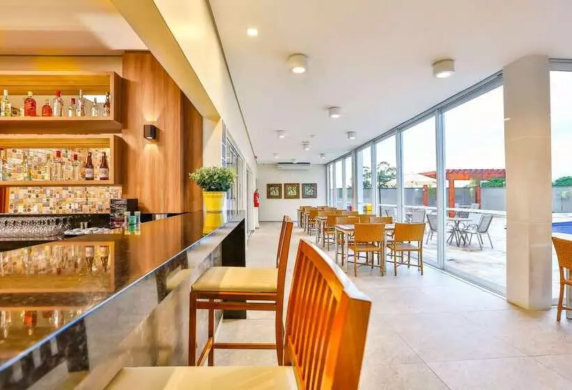 ホテル Comfort Mogi Guaçu