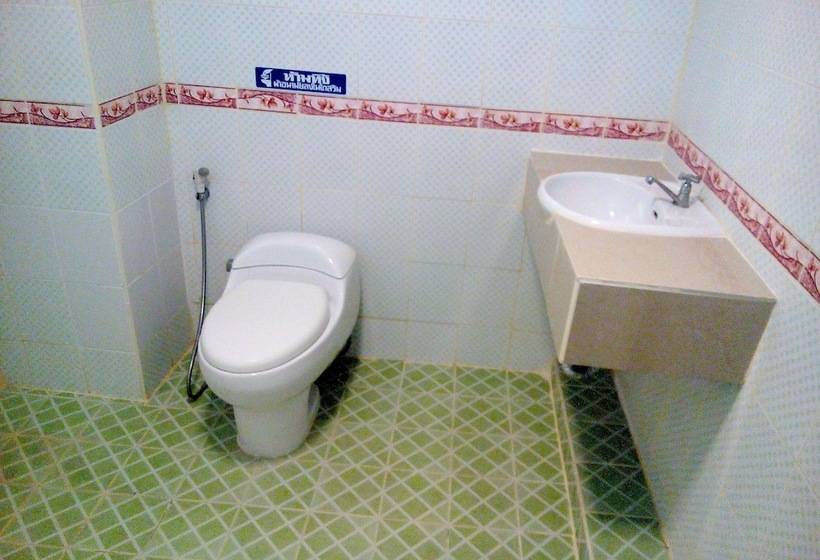 New Wanchai Hotel Pakchong