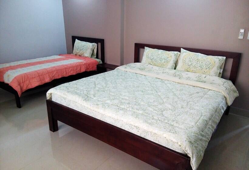 New Wanchai Hotel Pakchong