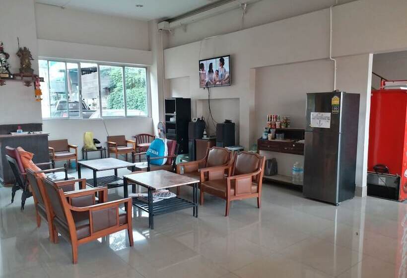 New Wanchai Hotel Pakchong