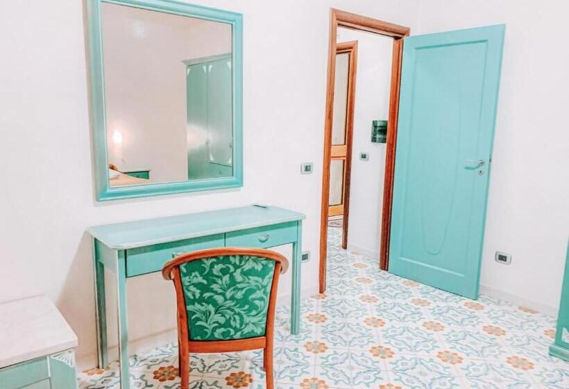 בית מלון כפרי Residence Antigua