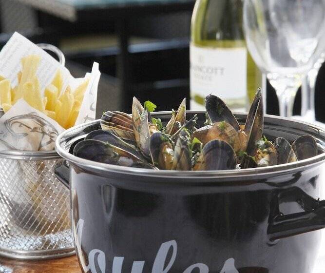 בית מלון כפרי The Peacock