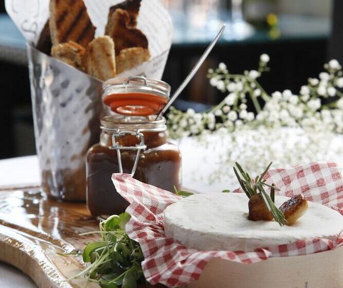 בית מלון כפרי The Peacock