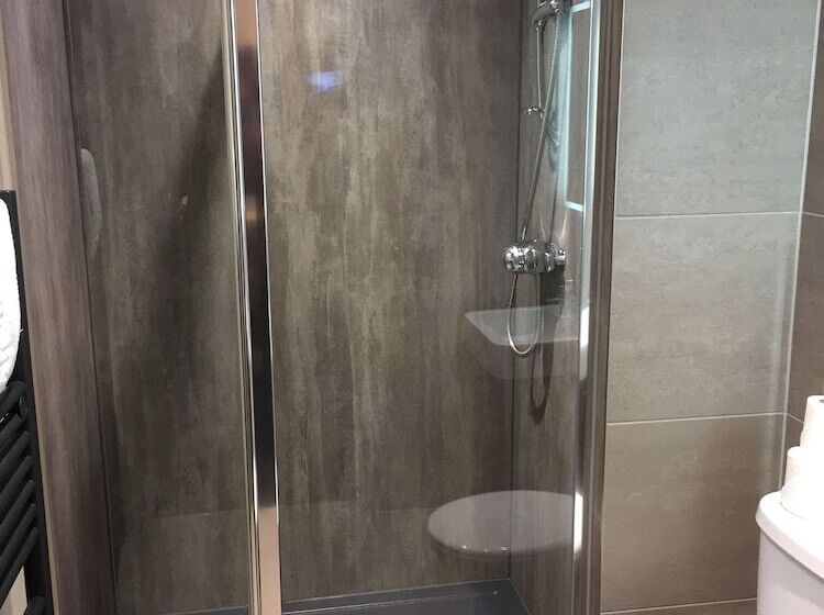 בית מלון כפרי The Peacock