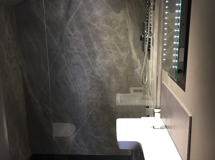 בית מלון כפרי The Peacock