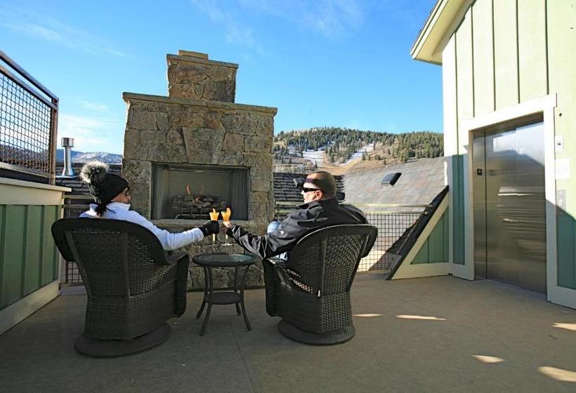 هتل Torchlight Inn