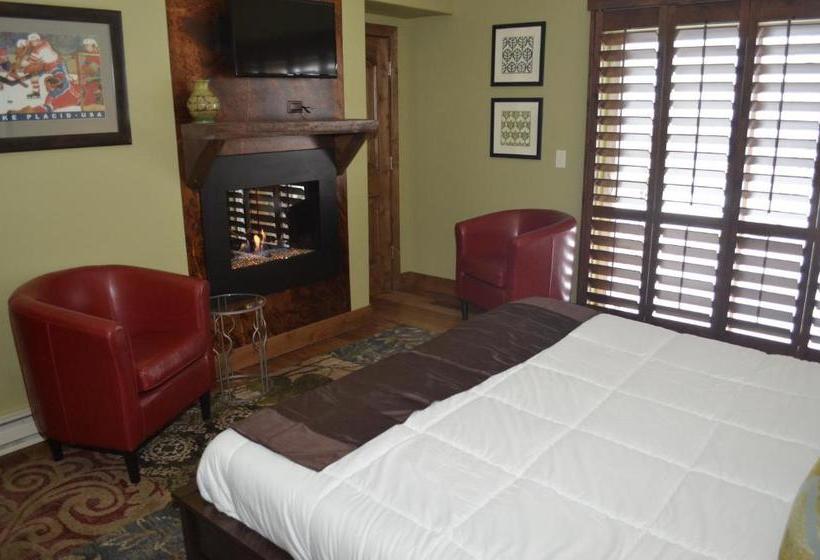 هتل Torchlight Inn