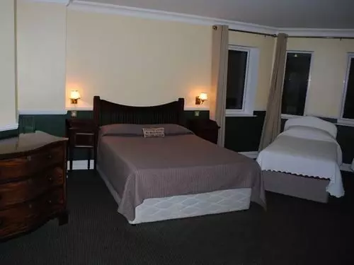 Reddans Of Bettystown Luxury Bed & Breakfast, Restaurant And Bar