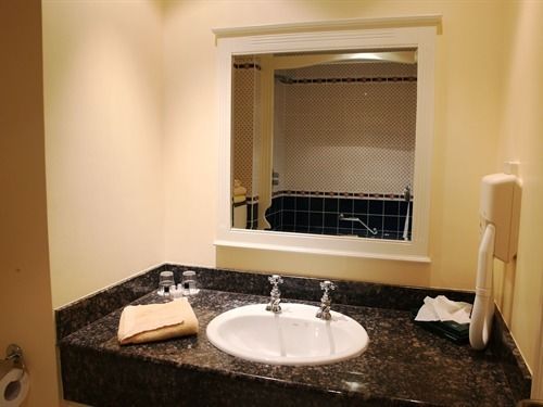 Reddans Of Bettystown Luxury Bed & Breakfast, Restaurant And Bar