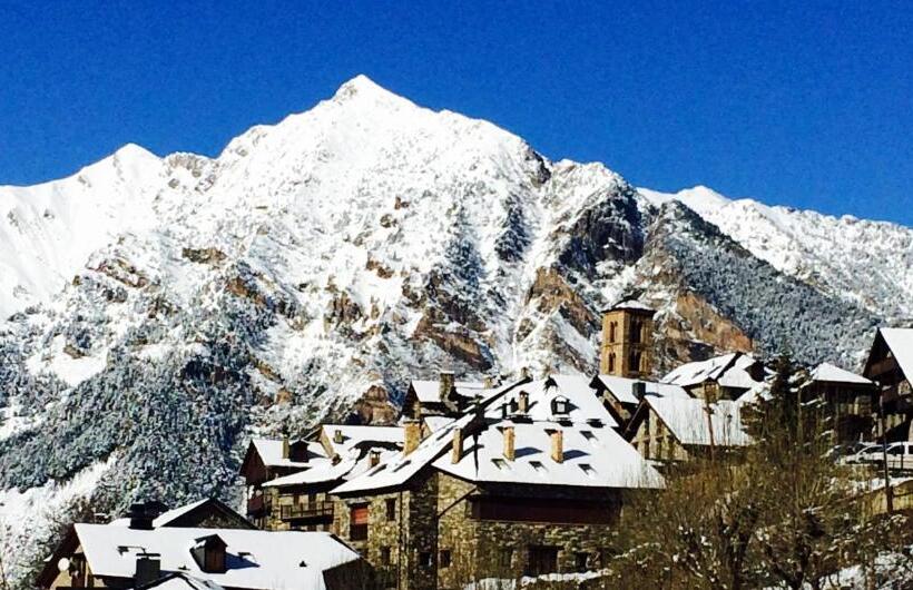 تختخواب و صبحانه El Xalet De Taüll Hotel Rural