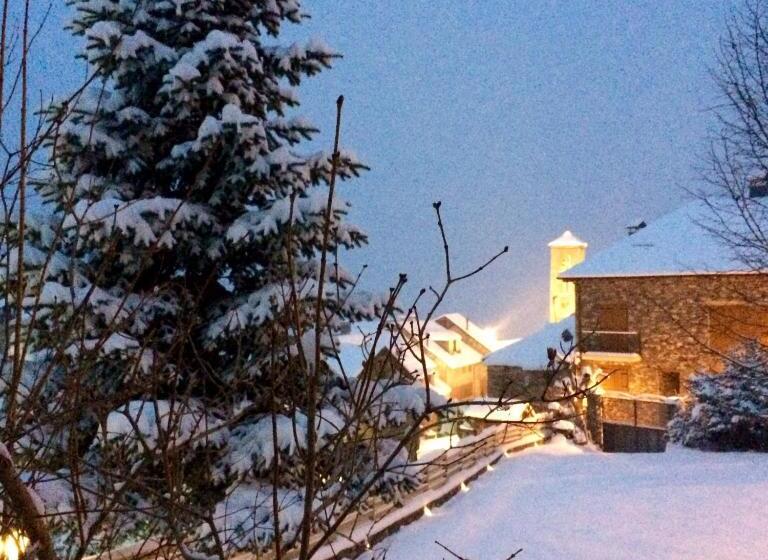 تختخواب و صبحانه El Xalet De Taüll Hotel Rural
