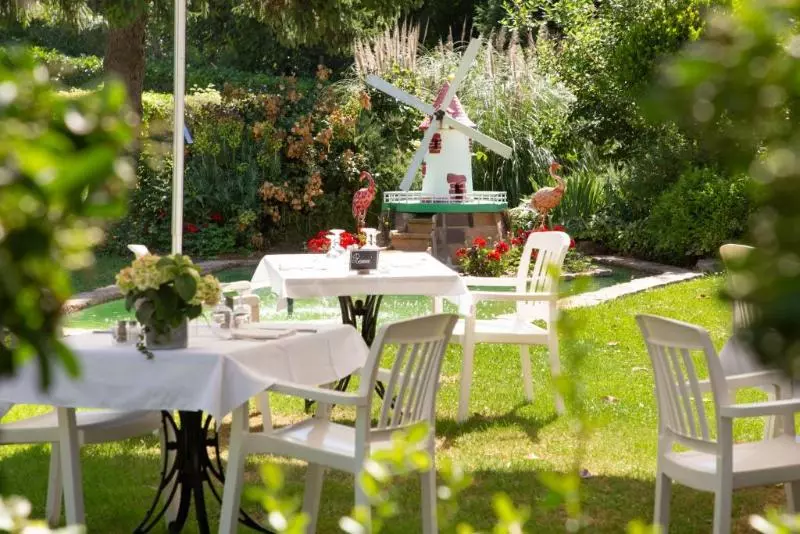 Hotel Logis Hôtel Et Restaurant La Bombardière