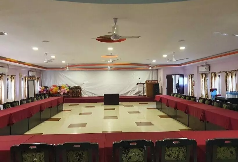 هتل Monalisa Chitwan