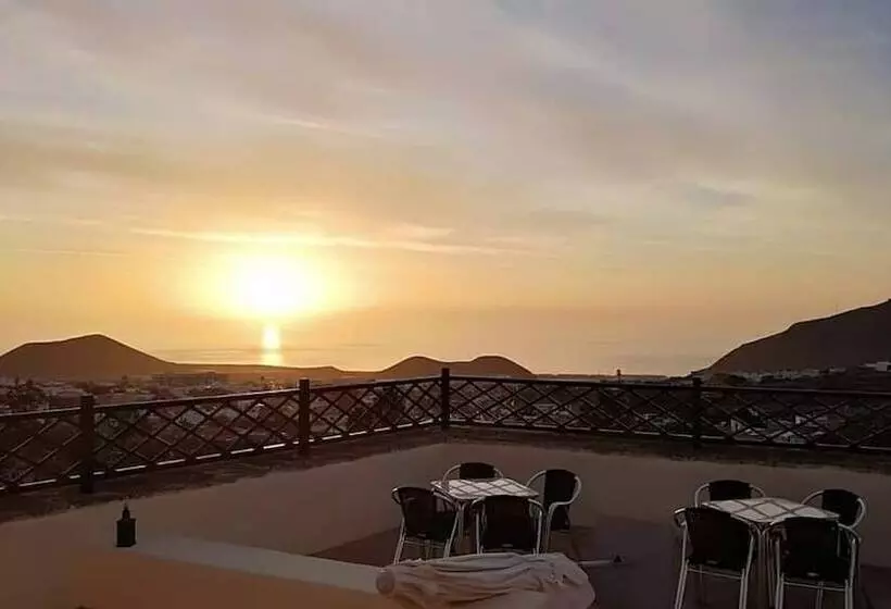 ホテル Rural La Raya 1866