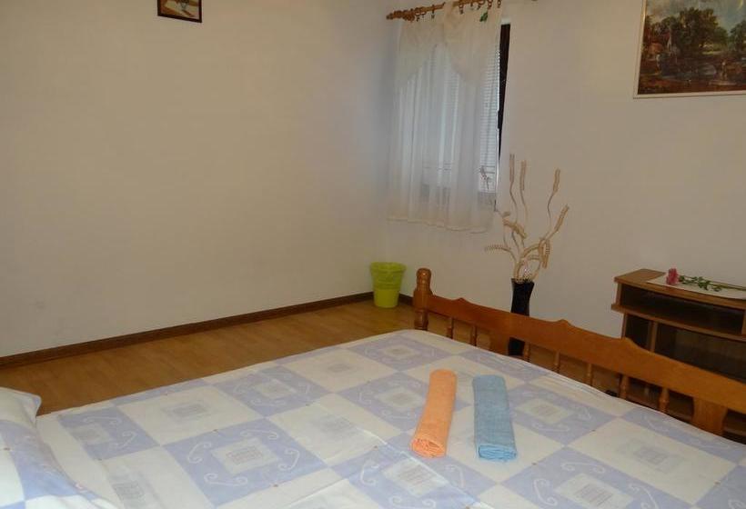 ベッドアンドブレックファースト Room Josip