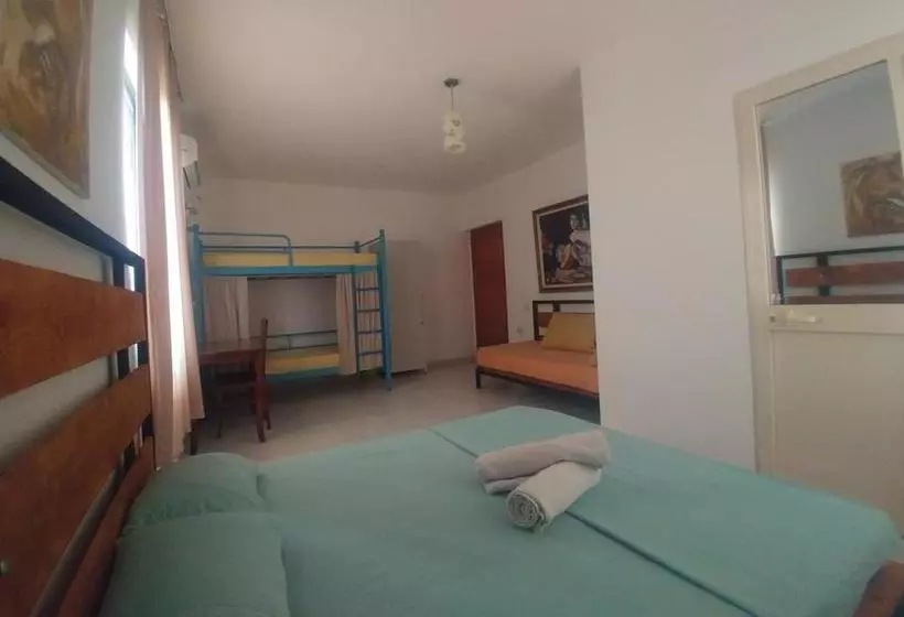 Hostal Green Garden Guesthouse